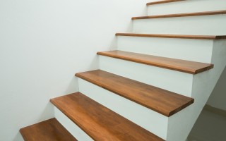 Peindre un escalier en bois : technique et conseils