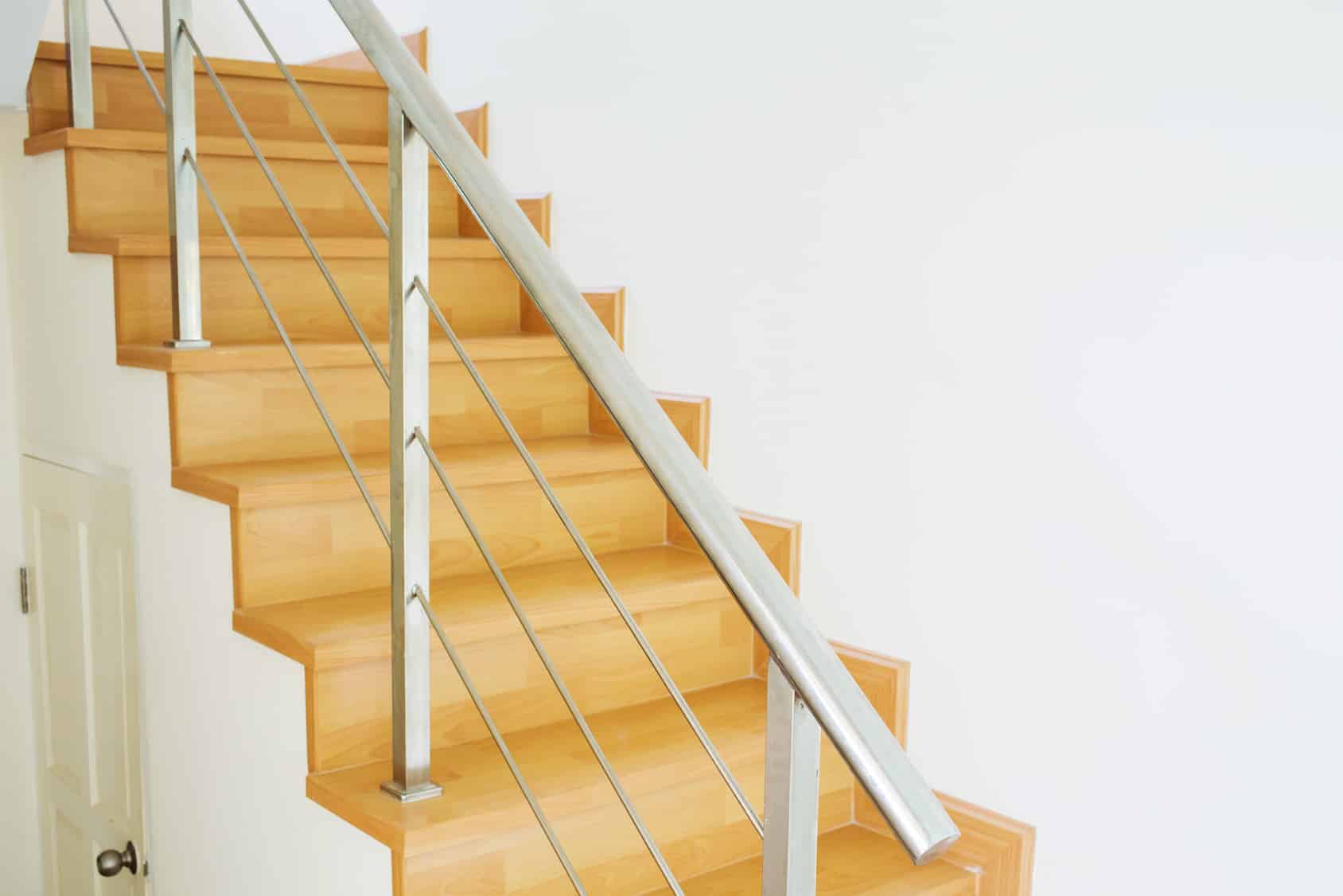 Peindre un escalier en bois : technique et conseils