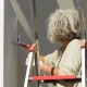 Comment choisir la bonne peinture pour son volet en bois ?